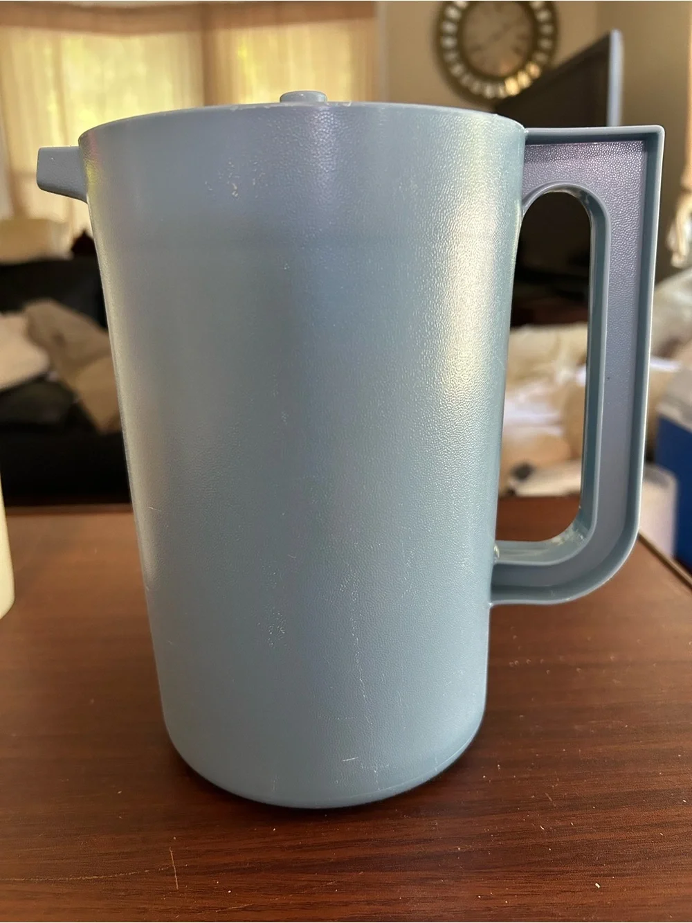Vintage Tupperware light blue 2 quart drink container with push button lid
